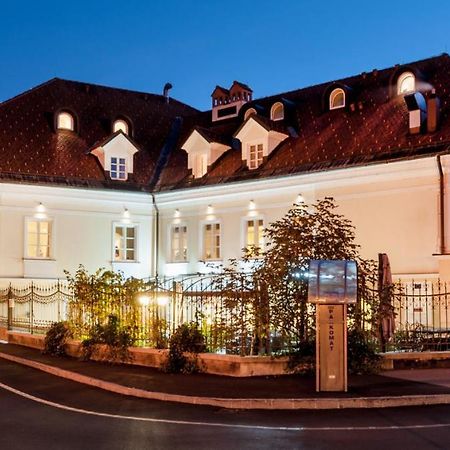 Hotel Md Камнік Екстер'єр фото