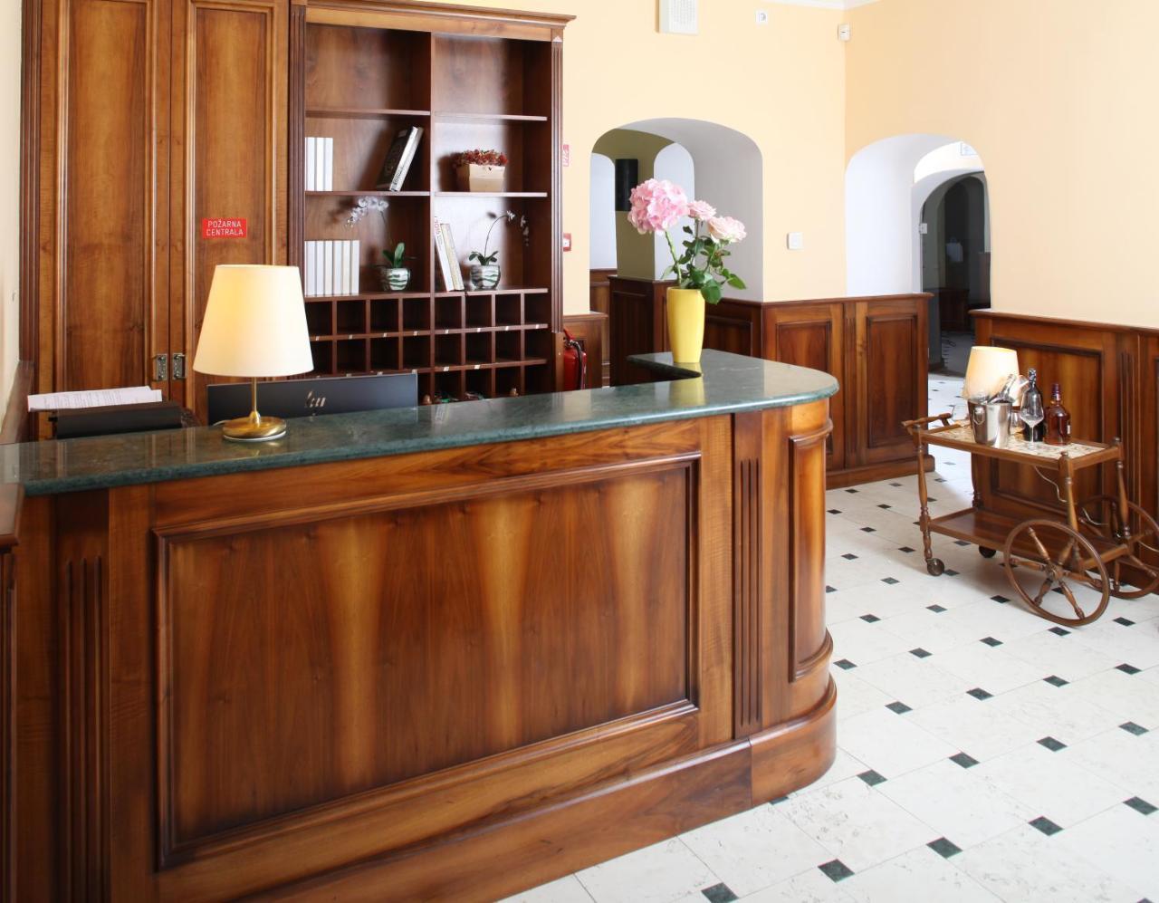 Hotel Md Камнік Екстер'єр фото